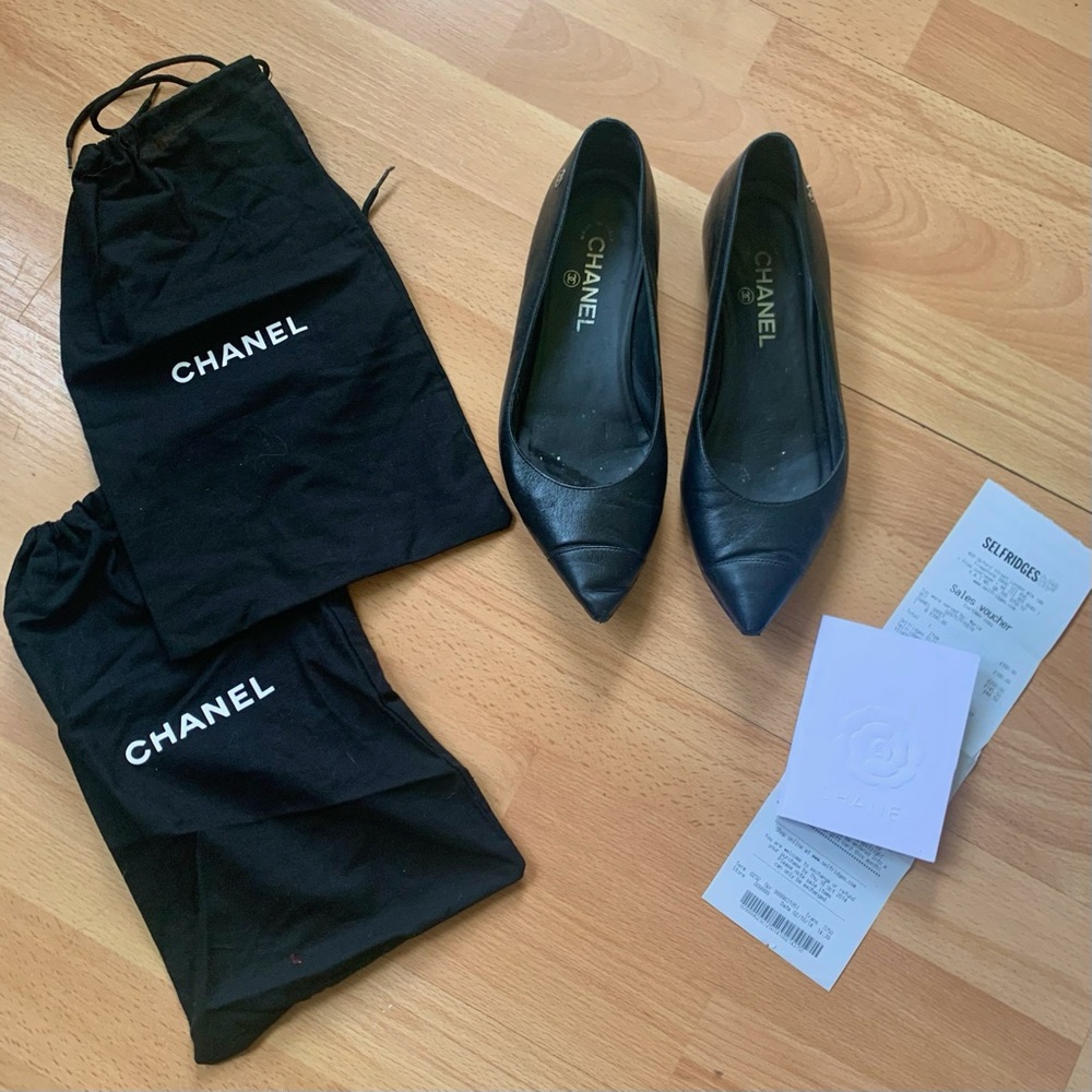 Chanel Black Women's pointed lambskin ballet flats and dustbags - Picture 2 of 8